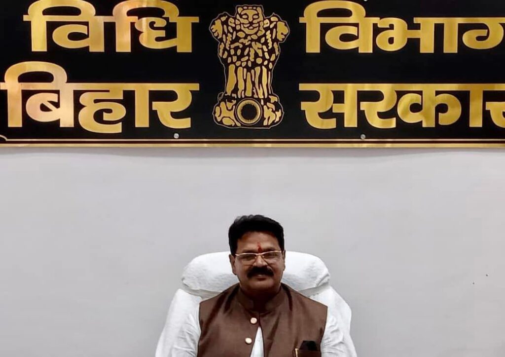 नीतीश सरकार को झटका, कार्तिक कुमार का मंत्रिमंडल से इस्तीफा  