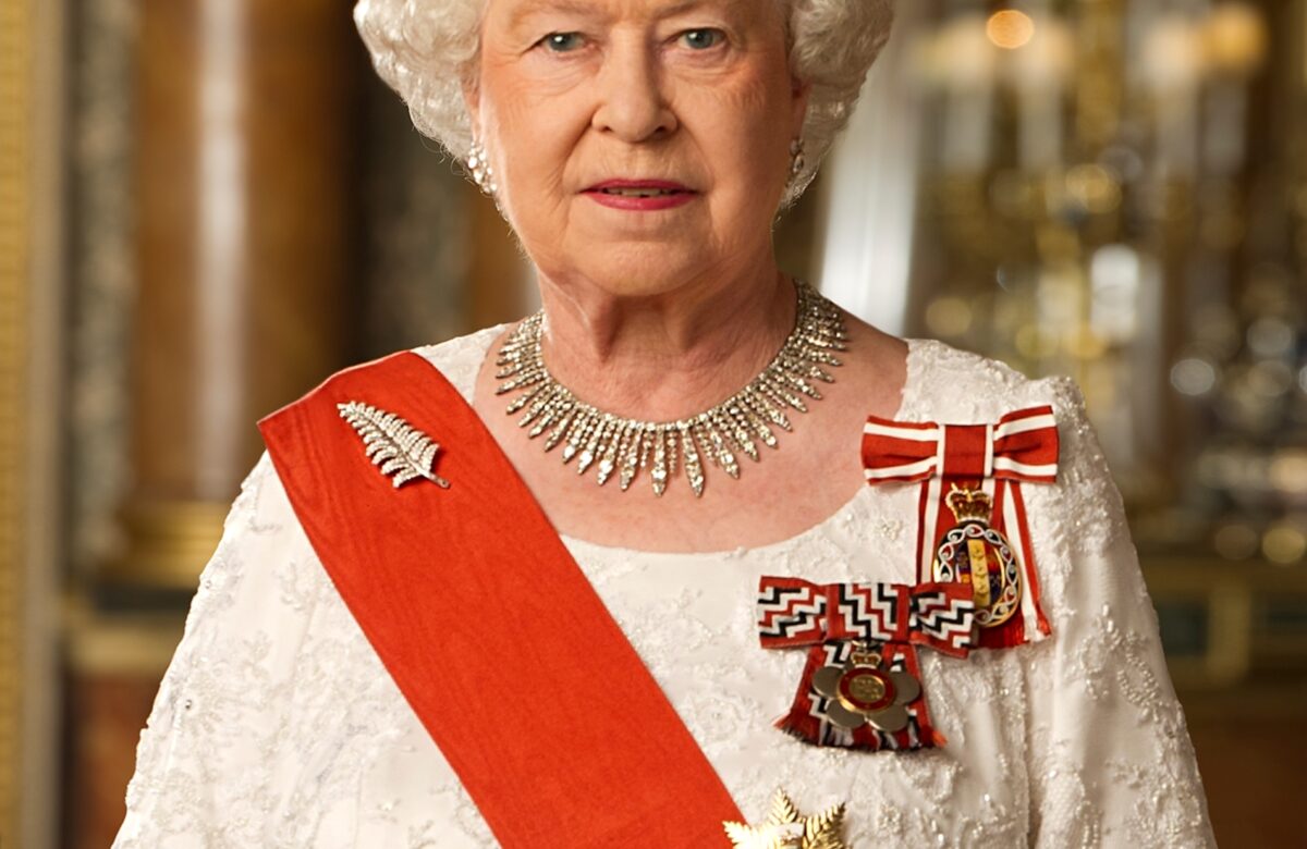 Why are the diamonds in Queen Elizabeth's crown being discussed?