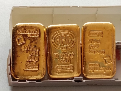 लखनऊ एयरपोर्ट पर चेकिंग के दौरान यात्री के पास से 86.7 लाख की कीमत का सोना जब्त