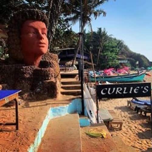 गोवा के Curlies Club को गिराने पहुंचा बुल्डोजर तो सुप्रीम कोर्ट ने कार्र्वाई पर रोक लगाई
