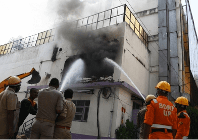 लखनऊ के नाका होटल अग्निकांड में 22 इंजीनियर और अधिकारी दोषी करार
