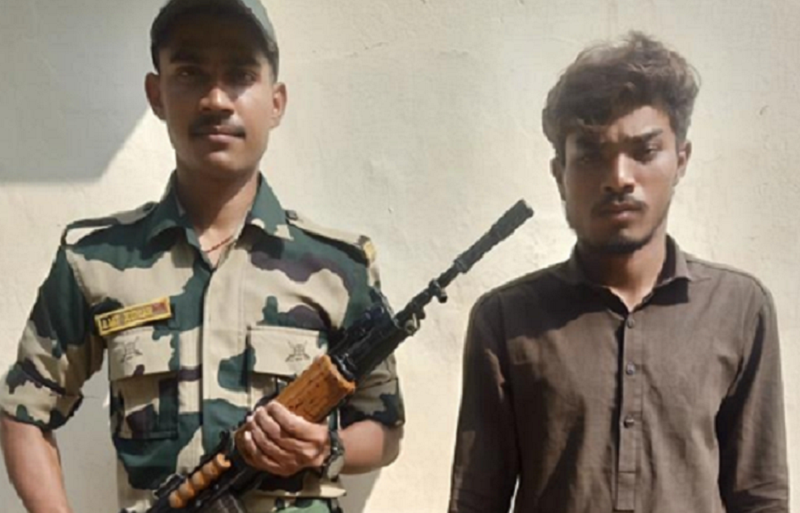 भारत-पाक सीमा से तहरीक-ए-लब्बैक से जुड़ा पाकिस्तानी घुसपैठिया पकड़ा गया