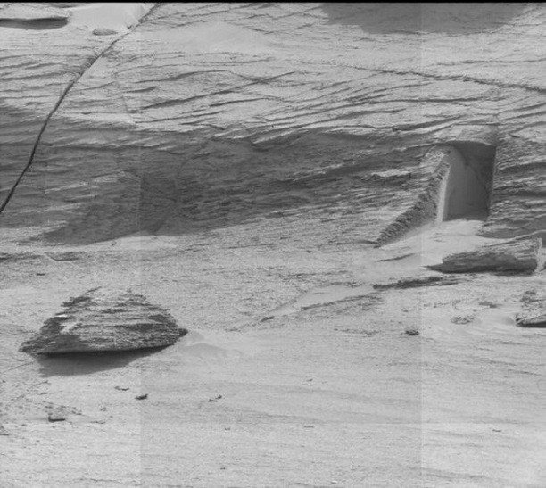 नासा के चौंकाने वाले रिसर्च, मंगल ग्रह पर दिखा रहस्यमयी दरवाजा!