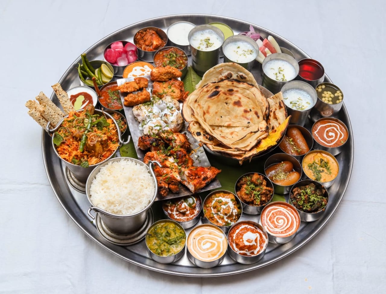 पीएम मोदी के जन्मदिन के बेहद खास बनाएगा दिल्ली का ये रेस्टोरेंट ग्राहकों को परोसेगा ’56 इंच की थाली’