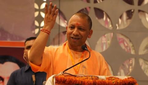 दिवाली पर CM योगी ने शुरू की नई परम्परा, काशी, मथुरा, अयोध्या समेत इन तीर्थस्थलों के साधुओं को भेजेंगे गिफ्ट