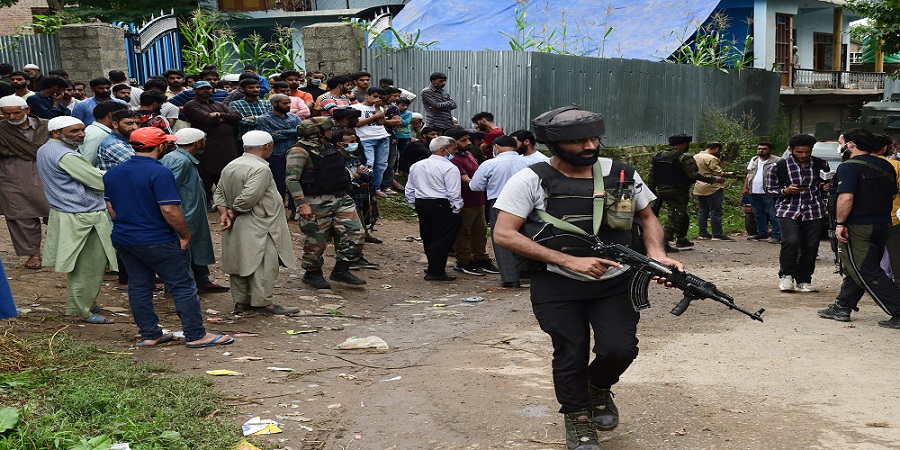 कश्मीर: शोपियां में फिर कश्मीरी पंडित की हत्या, घर के लॉन में आतंकियों ने मारी गोली