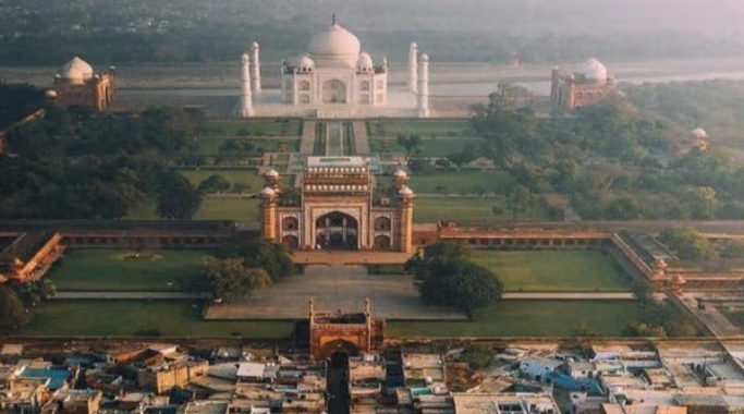 Taj Mahal के 22 कमरों का क्या है राज़ ? सुप्रीम कोर्ट ने खारिज की याचिकाकर्ता की ये मांग