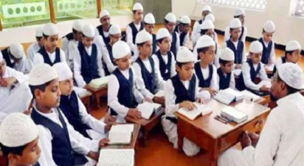 UP Madarsa Survey : गैर मान्यता प्राप्त मदरसों की लिस्ट लंबी, 60 जिलों ने शासन को सौंपी रिपोर्ट