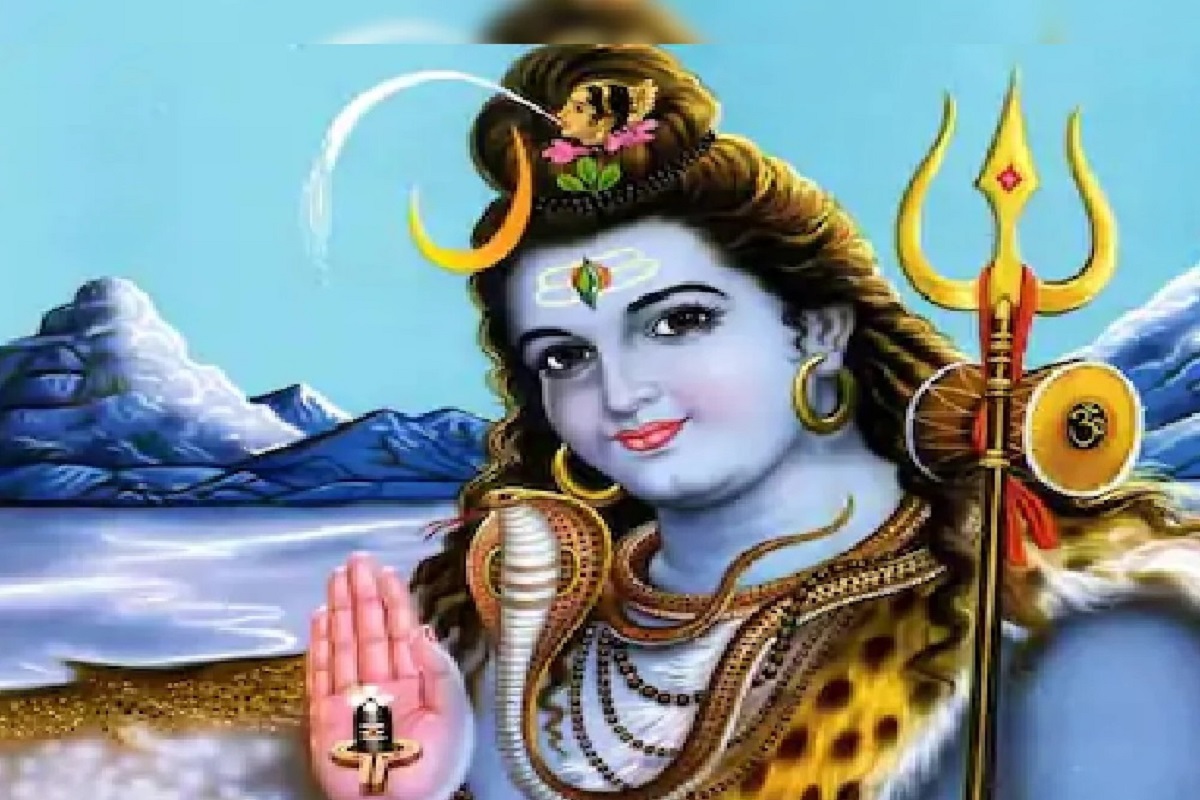 Lord Shiva: घी से बल तो चीनी से धन, जानें शिवलिंग पर किन चीजों को चढ़ाने से मिलता है कैसा फल