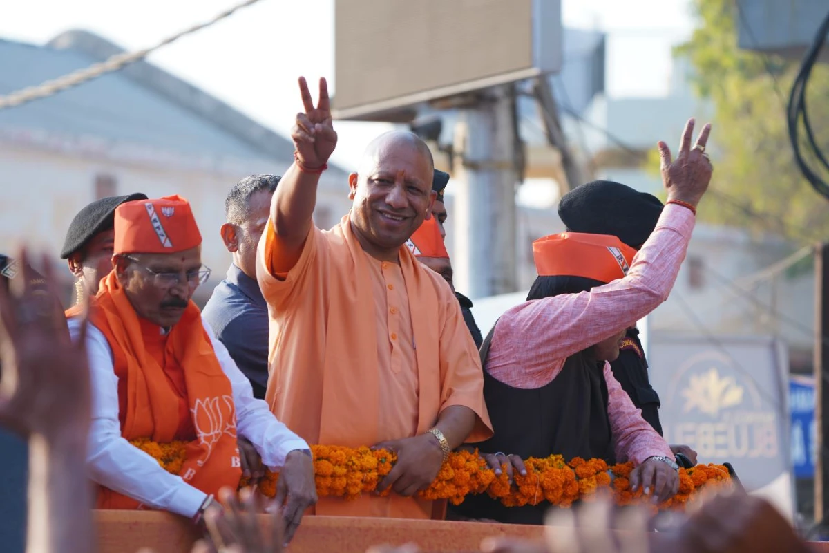 Gujarat Election: गुजरात में बोले CM योगी- गोधरा में रामभक्तों ने बलिदान दिया, कांग्रेस आस्था का अपमान करती थी