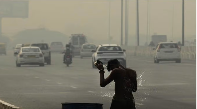 Delhi NCR Pollution : दिल्ली में प्रदूषण से राहत के आसार नहीं, सात जगहों पर हवा रही गंभीर