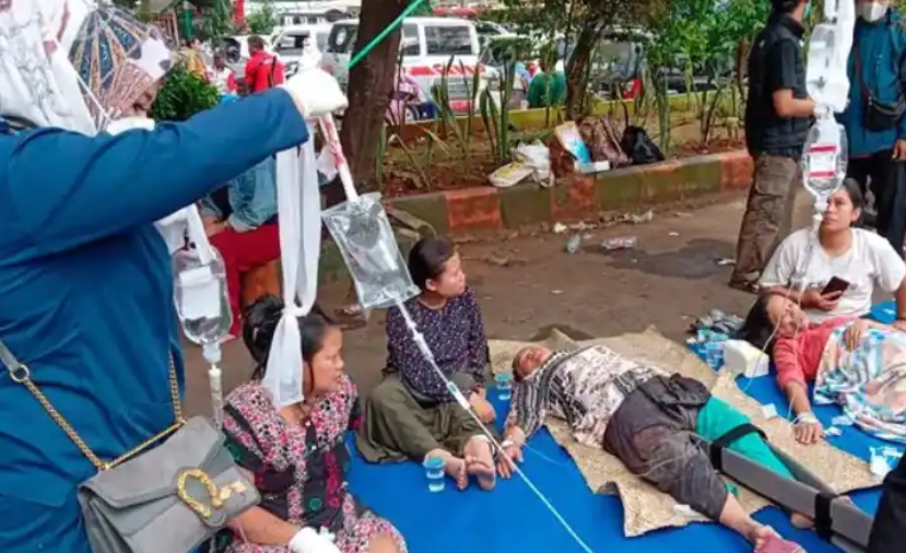 Indonesia Earthquake: इंडोनेशिया में भूकंप का तांडव, अब तक 162 मौतें, पार्किंग में लोगों का चल रहा इलाज