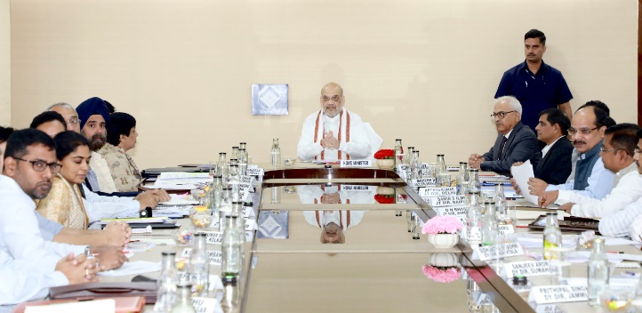देश की सुरक्षा पर बड़ी बैठक, गृह मंत्री अमित शाह ने IB अफसरों के साथ की मीटिंग