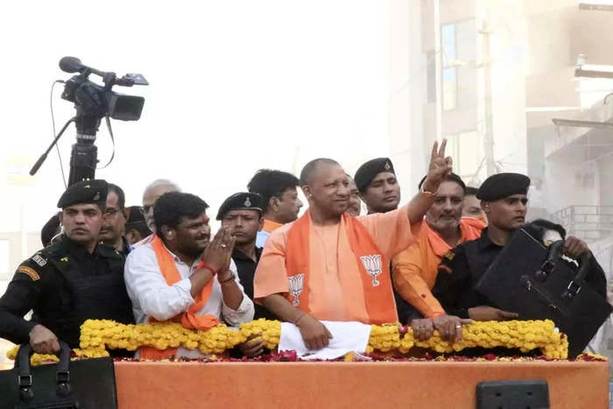 CM Yogi Adityanath: गुजरात चुनाव में योगी की बढ़ी ‘डिमांड’, यूपी के बाहर योगी का स्ट्राइक रेट भी दमदार
