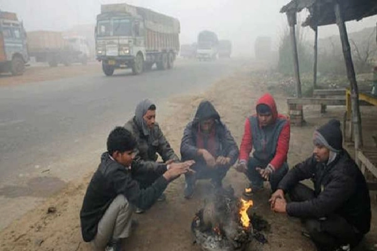 Weather Updates: उत्तरभारत में सर्दी का प्रकोप! कश्मीर से हिमाचल तक बर्फबारी बनेगी जन जीवन के लिए मुसीबत