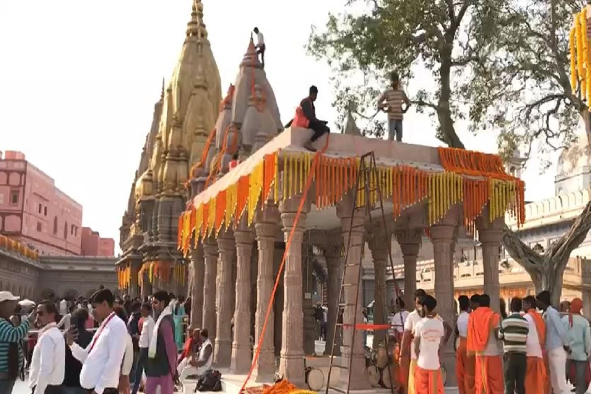 Varanasi: नए साल पर बाबा विश्वनाथ मंदिर देंगे सिर्फ झांकी दर्शन, 10 लाख भक्तों के आने की उम्मीद