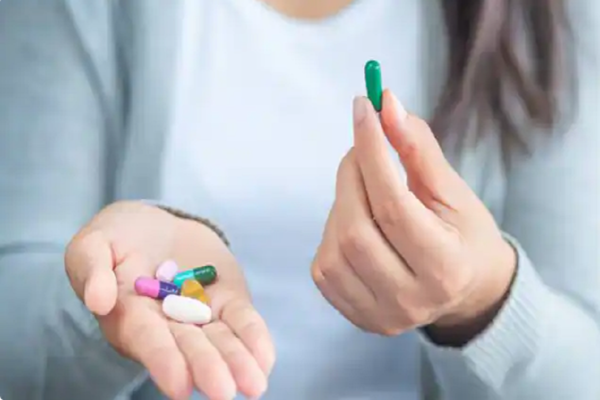 Medicine Price: सस्ती होने वाली हैं Paracetamol जैसी कई जरूरी दवाएं, तय हुईं 127 दवाओं की कीमतें