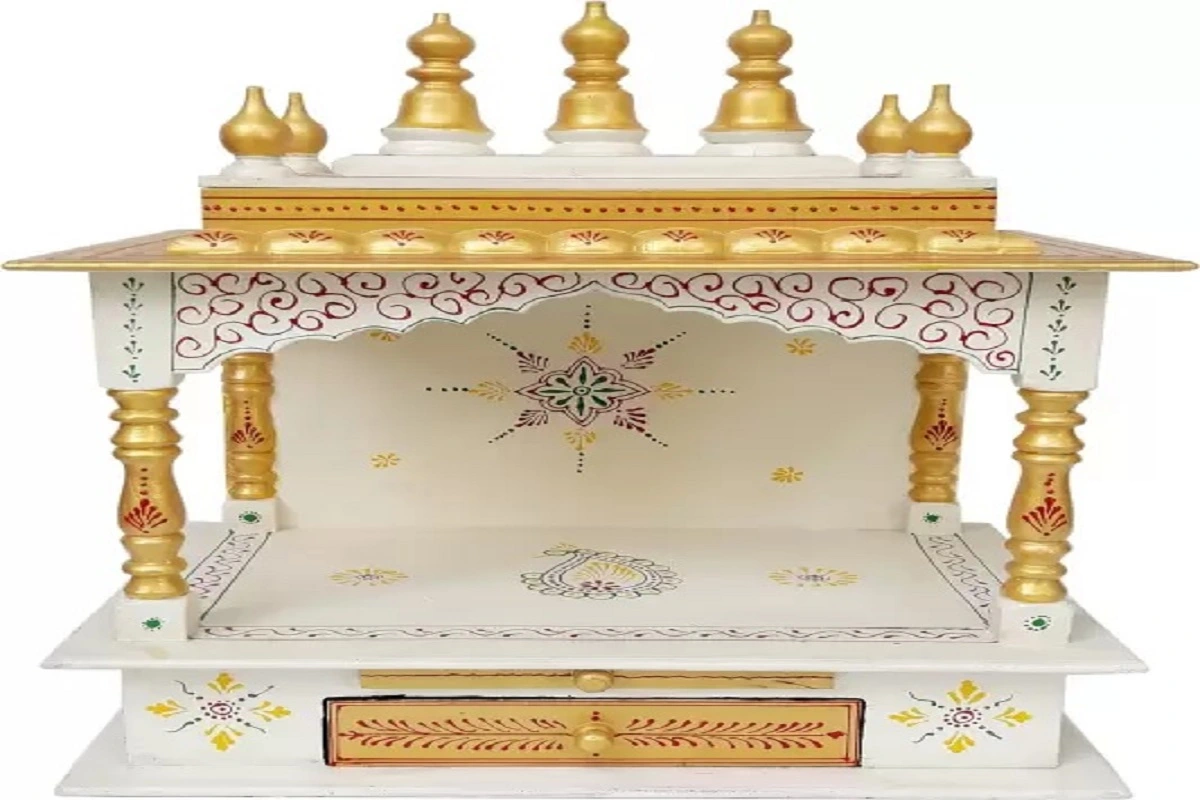 Vastu Tips: घर के मंदिर में ऐसा करने पर शुभ कामों में आती है दिक्कत, हो सकते हैं कई तरह के दोष  