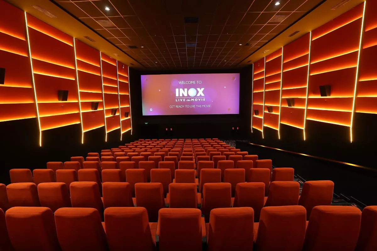INOX ने पहली बार जारी की फूड रिपोर्ट, 2022 में अपने सिनेमाघरों में 883 टन पॉपकॉर्न, 19.38 लाख समोसे, 38.15 लाख लीटर सॉफ्ट ड्रिंक बेचे