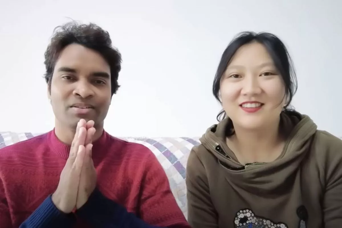 चीनी छात्रा को इंडियन टीचर से हुआ प्यार, खुद किया प्रपोज और रचाई शादी