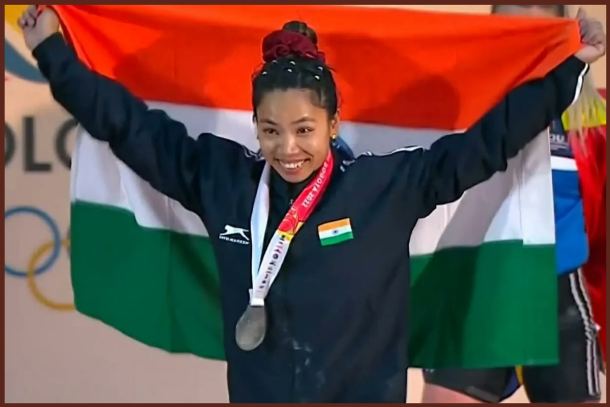 Mirabai Chanu Wins Silver: देश की स्टार वेटलिफ्टर ने रचा इतिहास, ओलंपिक चैंपियन को दी मात