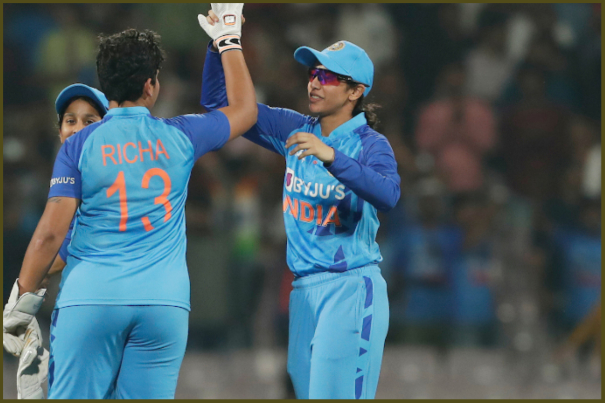 INDW vs AUSW: 6 गेंद में टीम इंडिया ने बनाए 20 रन, मांधना- रिचा ने कंगारुओं के जबड़े से छीनी जीत