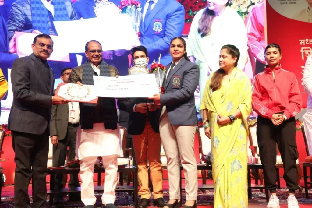 Shikhar Khel alankaran samaroh