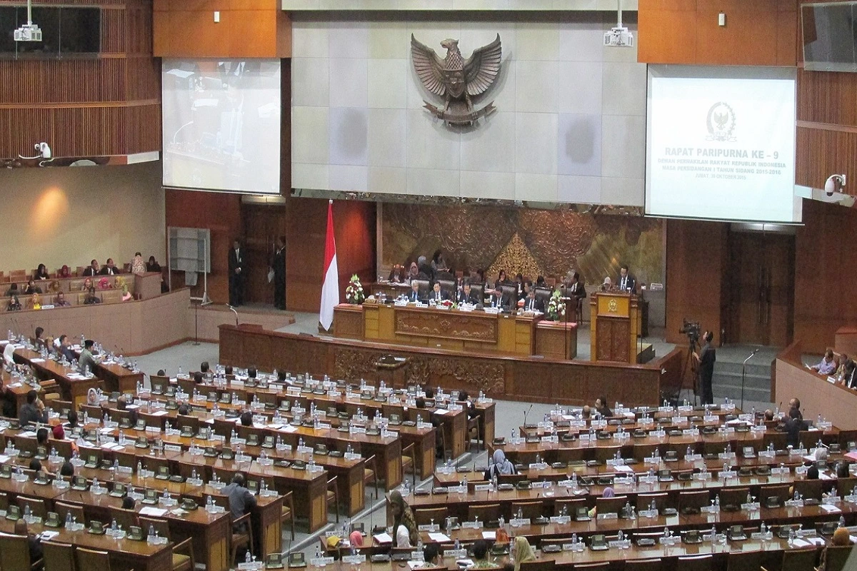 Indonesia: इस देश ने शादी से पहले शारीरिक संबंध बनाने पर लगाई रोक, नए कानून में ऐसा करना अपराध