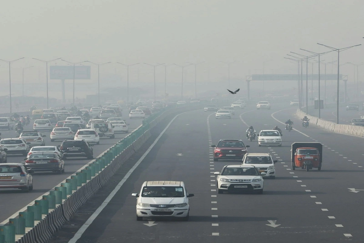 Air Pollution: दिल्ली की हवा में सांस लेना हुआ मुश्किल, AQI पहुंचा 325, इन शहरों का जानें हाल