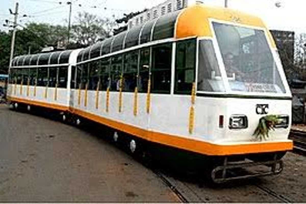 Noida: नोएडा में बेहतर होंगी यातायात सुविधाएं, जल्द दौड़ेंगी पॉड टैक्सी, ट्राम और सिटी बस