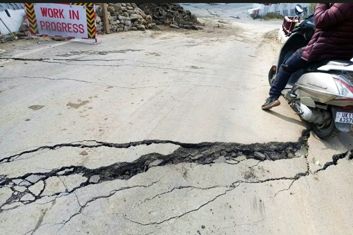 Joshimath: जोशीमठ को बचाने का PM मोदी ने दिया आश्वासन, PMO में हाई लेवल मीटिंग