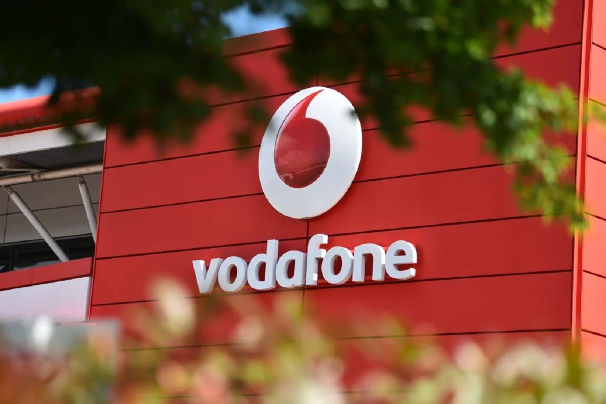 Vodafone Layoff: वोडाफोन के कर्मचारियों पर नौकरी का संकट, 5 साल में सबसे बड़ी छंटनी, जानें क्या है कारण