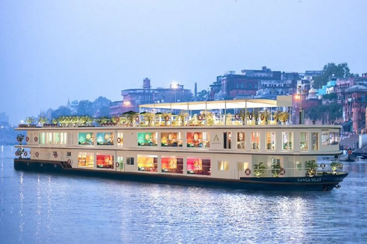 Ganga Vilas Cruise: वाराणसी से 51 द‍िनों के सफर पर न‍िकला दुन‍िया का सबसे लंबा क्रूज, पीएम मोदी ने द‍िखाई हरी झंडी