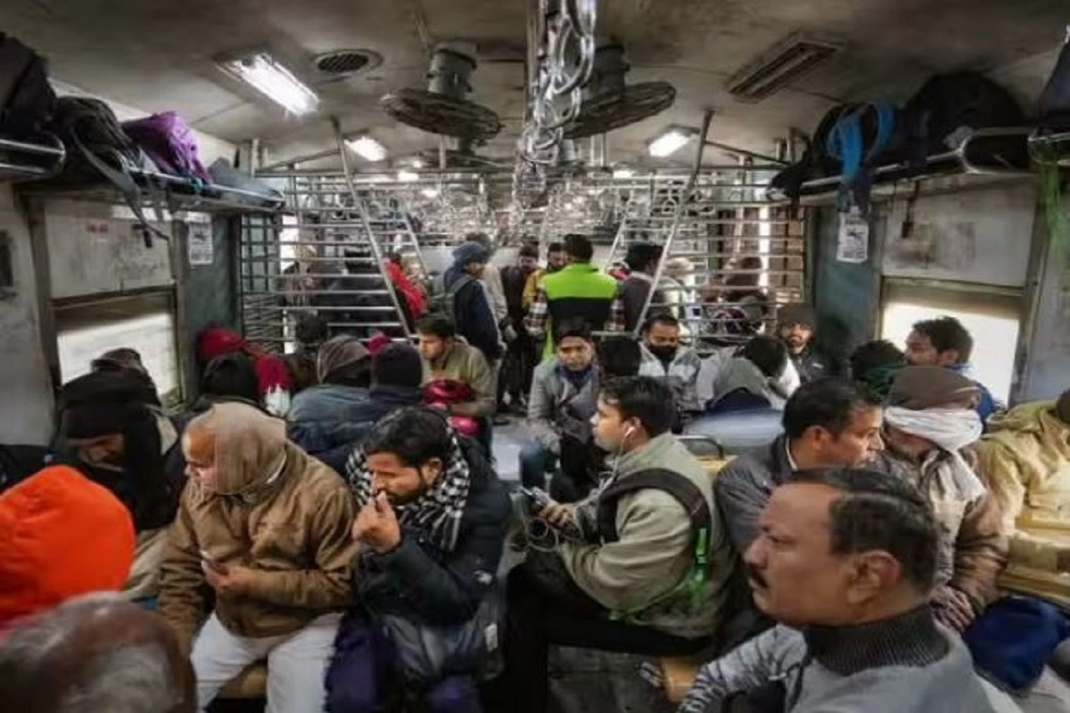 Indian Railway: जनरल टिकट पर स्लीपर कोच में सफर, कोई अतिरिक्त चार्ज नहीं, यात्रियों को रेलवे का बड़ा तोहफा