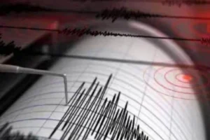 Earthquake: दिल्ली-एनसीआर समेत उत्तर भारत के कई इलाकों में भूकंप के तेज झटके, घरों से बाहर निकले लोग
