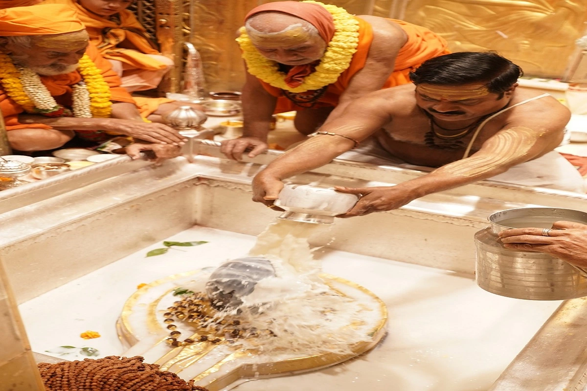 Varanasi: काशी विश्‍वनाथ धाम में भक्तों ने तोड़ा रिकॉर्ड, 2 साल में दर्शन के लिए पहुंचे 12 करोड़ से अधिक श्रद्धालु