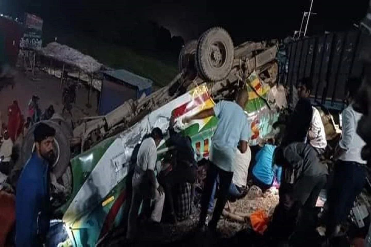 Sidhi Accident: अमित शाह की रैली से लौट रही 3 बसों को तेज रफ्तार ट्रक ने मारी टक्कर, 14 लोगों की मौत, सीएम शिवराज ने किया मुआवजे का ऐलान