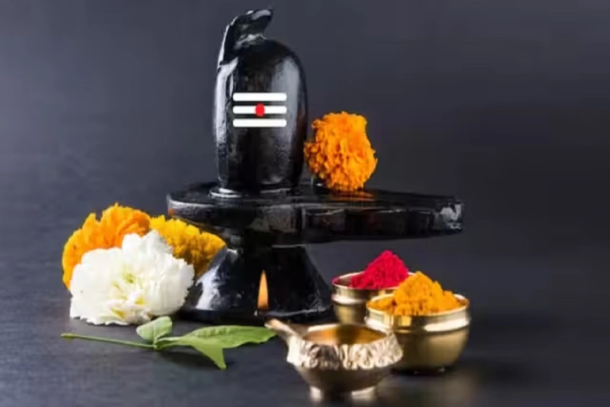 Mahashivratri 2023: महाशिवरात्रि के दिन इस विधि से भगवान शिव को अर्पित करें बेलपत्र, जानें तोड़ने का सही तरीका