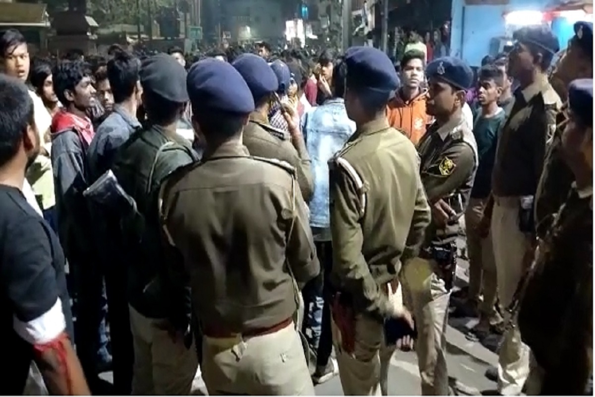 बिहार में हनुमान मंदिर के महाआरती के वक्त पुलिस ने भांजी लाठियां, 7 से अधिक लोग घायल
