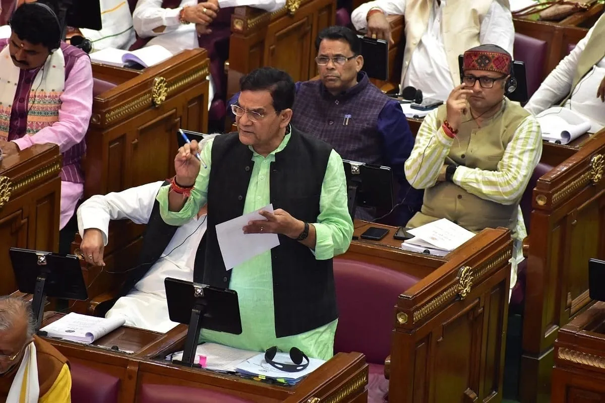 UP Budget 2023: सदन में ऊर्जा मंत्री एके शर्मा के जवाबों से ढेर हुआ विपक्ष, रोकते-टोकते रह गए अखिलेश