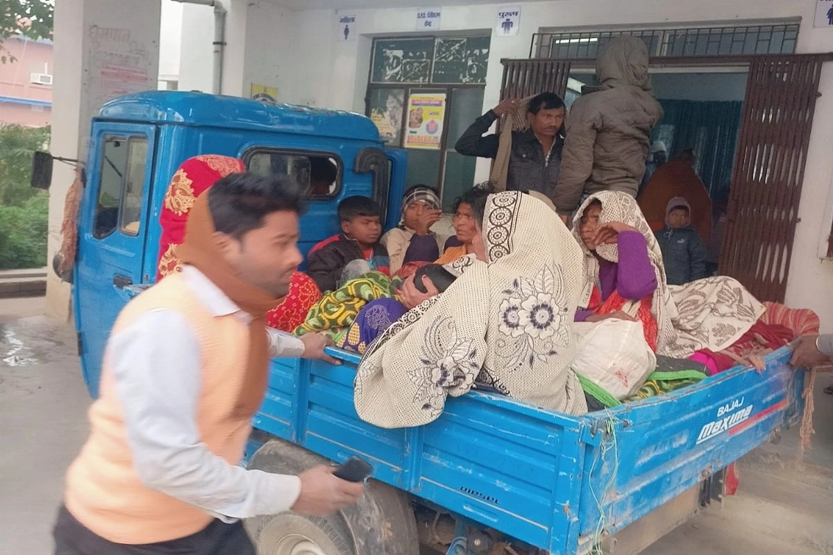 Bihar: शिवभक्तों से भरी पिकअप वैन खाई में गिरी, 3 की मौत, 15 से अधिक घायल