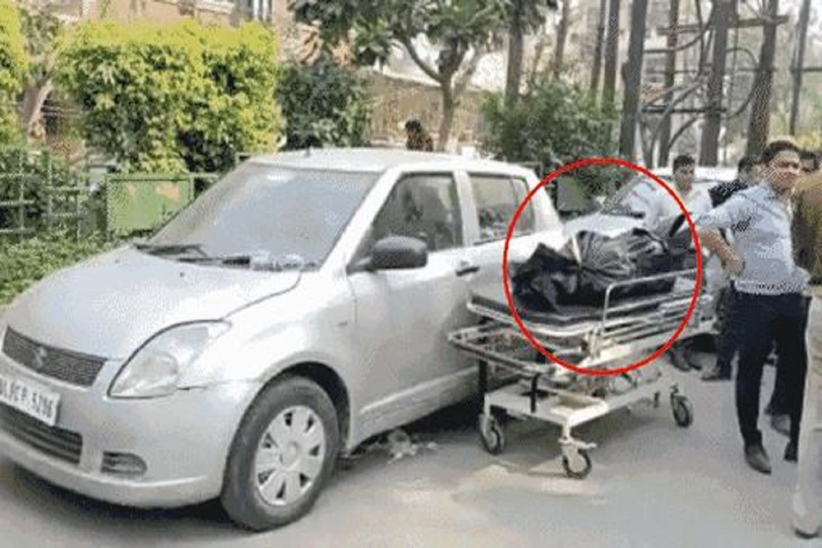 Ghaziabad: कार की ड्राइविंग सीट पर मिला बिजनेसमैन का शव, जहर खाने से मौत की आशंका