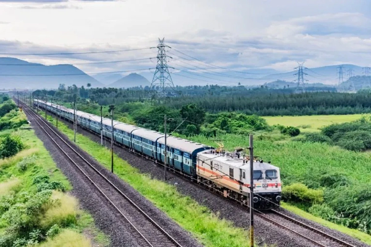 Longest Railway Route: 9 राज्य, 57 स्टेशन और 83 घंटे का सफर, ये है भारत की सबसे लंबी दूरी की ट्रेन, जानिए रूट