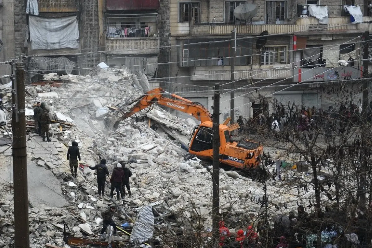 Earthquake in Turkey: विनाशकारी भूकंप ने टर्की-सीरिया में मचाई भीषण तबाही, कई इमारतें जमींदोज, अब तक 2300 से अधिक लोगों की मौत