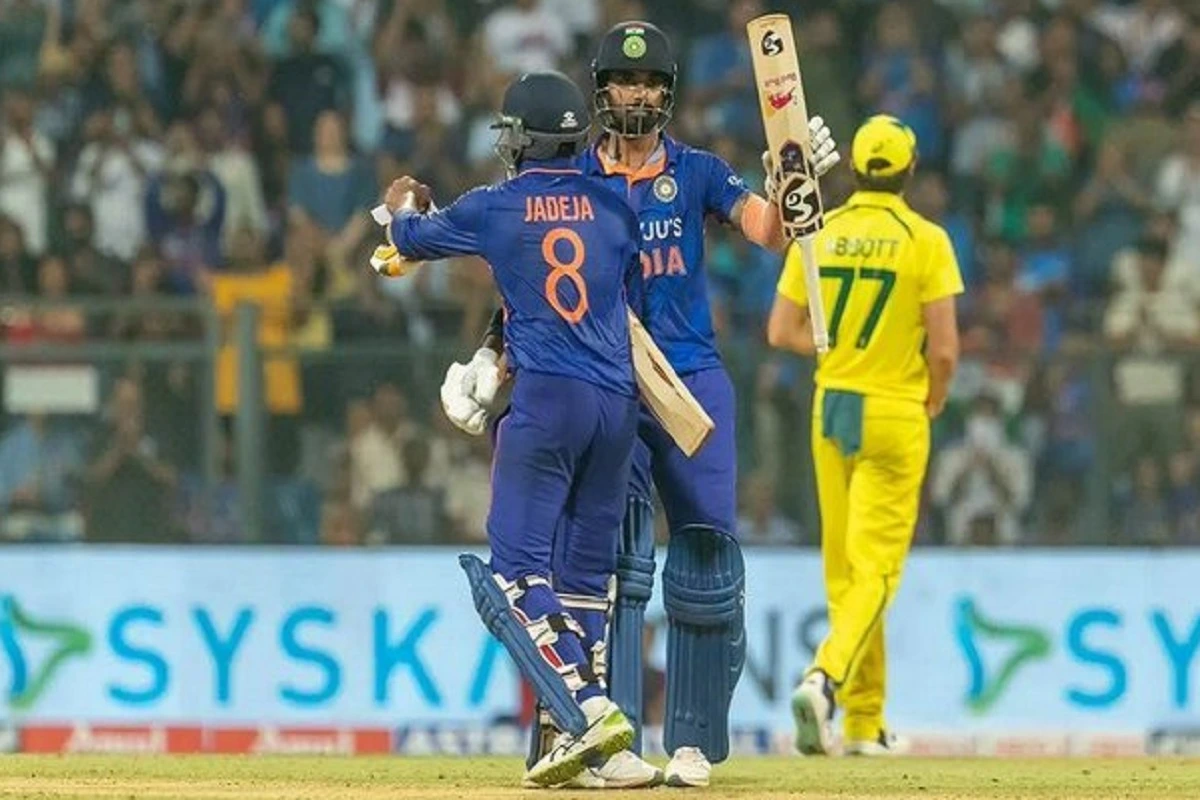IND vs AUS: दूसरे वनडे मैच में ऑस्ट्रेलिया ने टॉस जीतकर भारत को पहले बल्लेबाजी का दिया न्यौता, दोनों टीमों ने बदले 2-2 खिलाड़ी