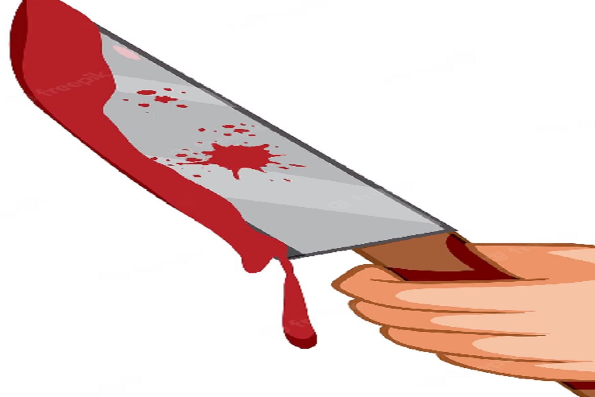 Girl attacks on man with knife in Maharashtra
