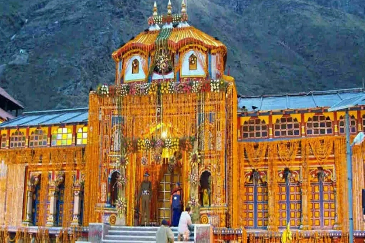 Badrinath Kapat Opening Date 2023: कल से खुल जाएंगे बद्रीनाथ के कपाट, हो रही है मंदिर की भव्य सजावट