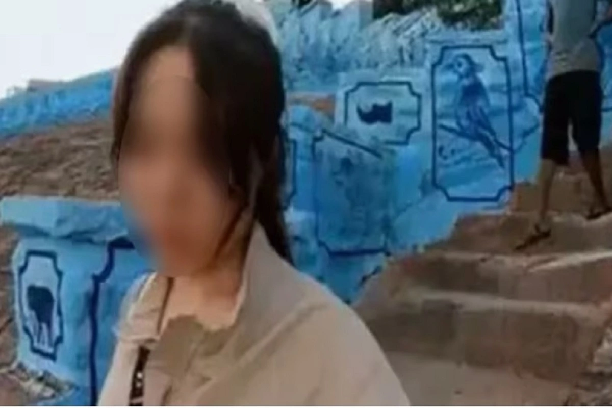 राजस्थान में कोरियन लड़की के साथ छेड़खानी, पीछा कर रहे लड़के ने दिखाया प्राइवेट पार्ट, कैमरे में कैद हुई हरकत