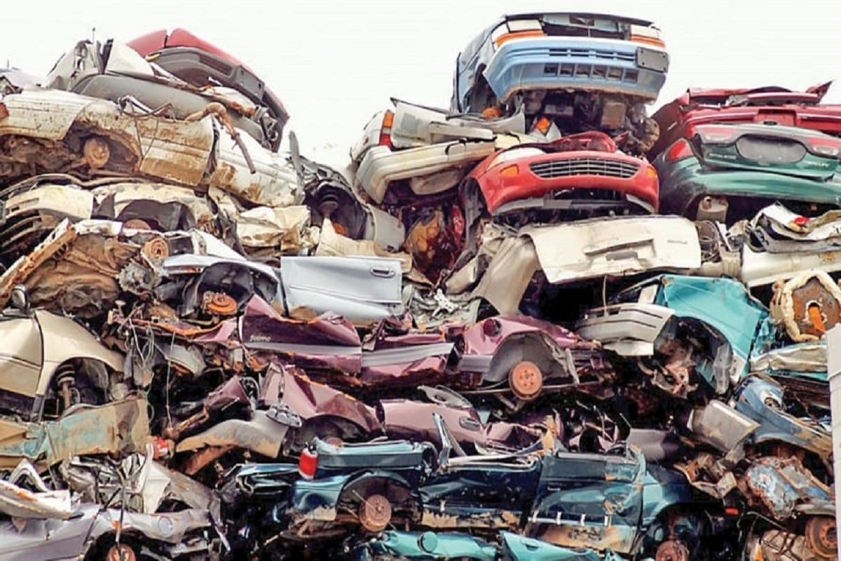 Vehicle Scrap Policy: 15 साल पुराने सरकारी वाहन हो जाएंगे कबाड़, 54 लाख वाहनों के रद्द हुए रजिस्ट्रेशन, इन वाहनों को छूट