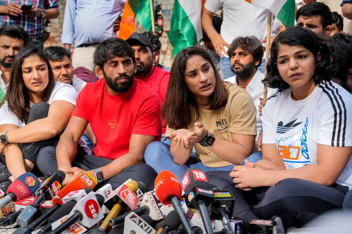 Indian Wrestlers Protest: प्रियंका गांधी ने धरना कर रहे पहलवानों का किया समर्थन, पूछा-दिल्ली पुलिस पर किसका दबाव